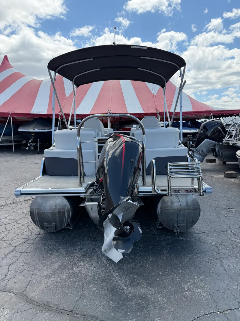 Slide: The Image of Harris 230 CRUISER CWDH 2021 - 10