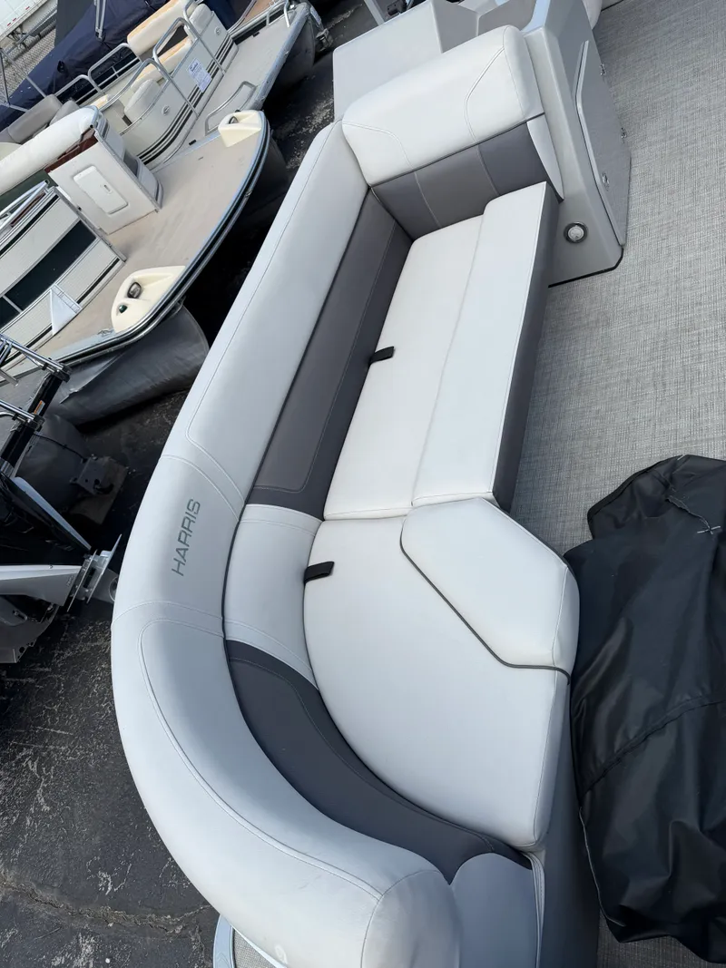 Slide: The Image of Harris 230 CRUISER CWDH 2021 - 3