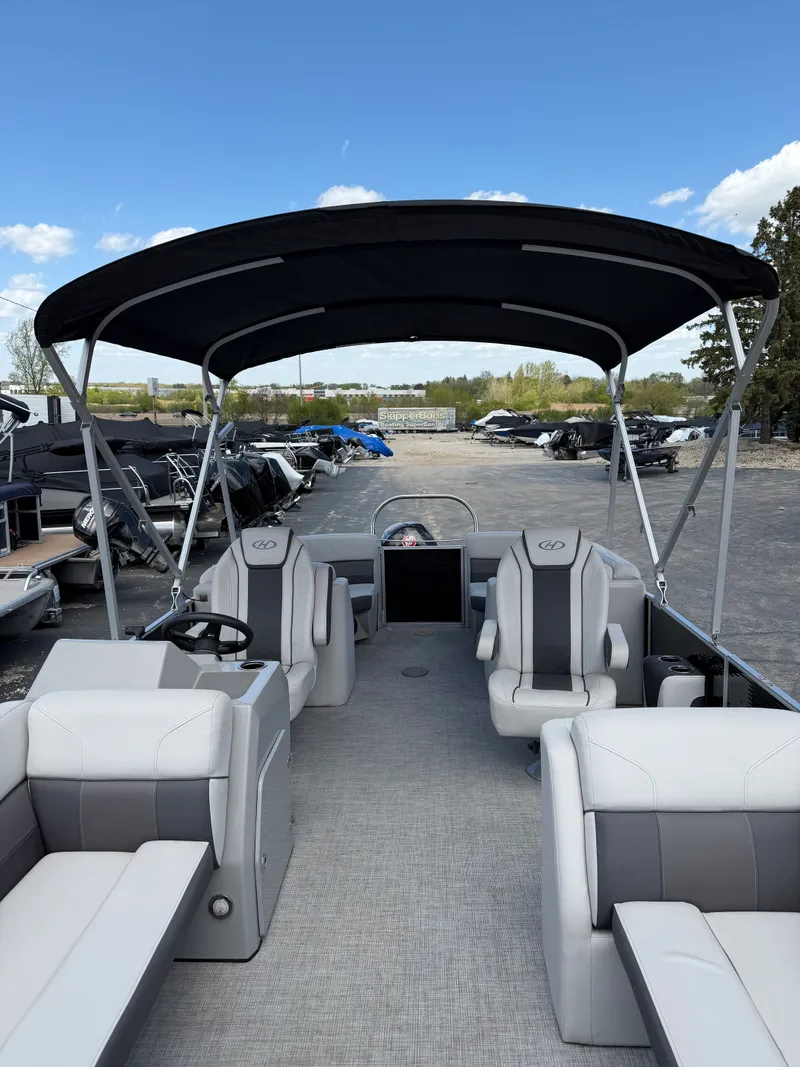 Slide: The Image of Harris 230 CRUISER CWDH 2021 - 4