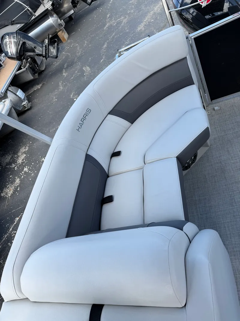 Slide: The Image of Harris 230 CRUISER CWDH 2021 - 8