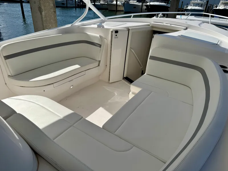 Slide: The Image of Intrepid 407 CUDDY 2019 - 21