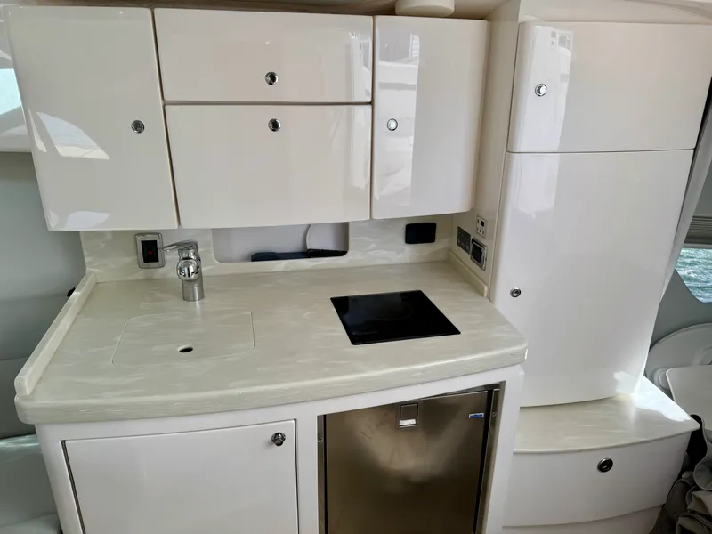 Slide: The Image of Intrepid 407 CUDDY 2019 - 24