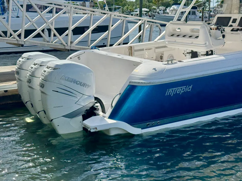 Slide: The Image of Intrepid 407 CUDDY 2019 - 4