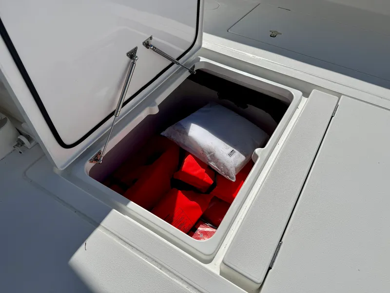 Slide: The Image of Intrepid 407 NOMAD FE 2024 - 21