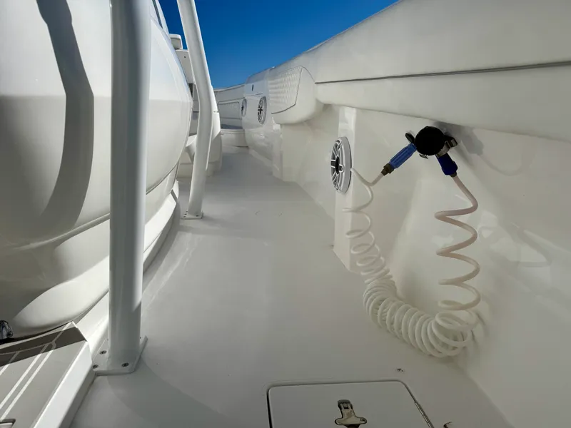 Slide: The Image of Intrepid 407 NOMAD FE 2024 - 22