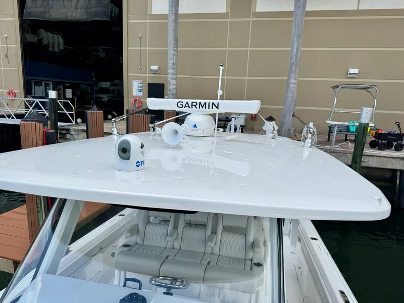 Slide: The Image of Intrepid 427 NOMAD SE 2024 - 14