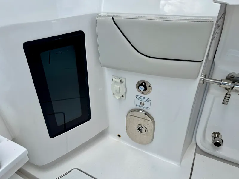 Slide: The Image of Intrepid 427 NOMAD SE 2024 - 17