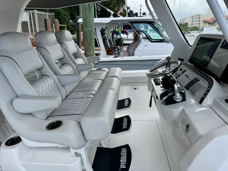 Slide: The Image of Intrepid 427 NOMAD SE 2024 - 21