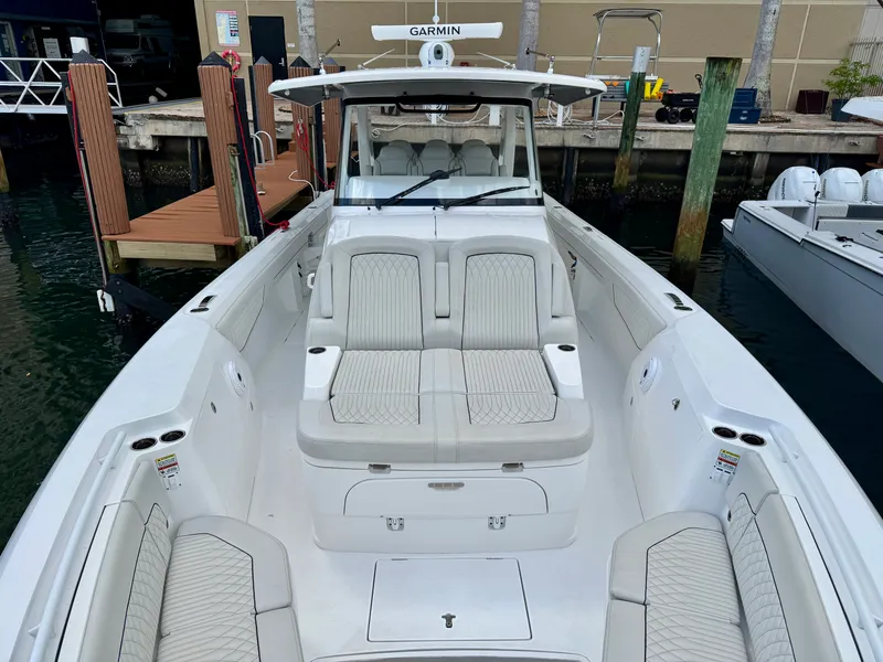 Slide: The Image of Intrepid 427 NOMAD SE 2024 - 38