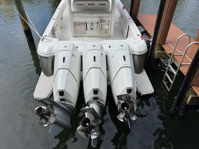 Slide: The Image of Intrepid 427 NOMAD SE 2024 - 4