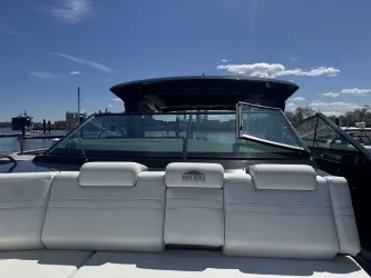 Slide: The Image of Cruisers 38 GLS South Beach 2022 - 11