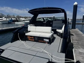 Slide: The Image of Cruisers 38 GLS South Beach 2022 - 5