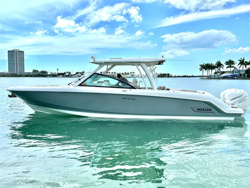 The Image of Boston Whaler 320 VANTAGE 2018 - 0