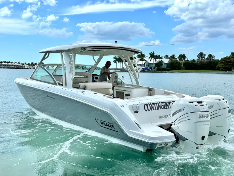 Slide: The Image of Boston Whaler 320 VANTAGE 2018 - 2