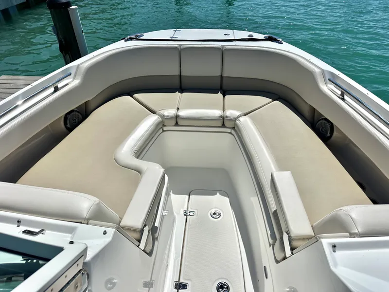 Slide: The Image of Boston Whaler 320 VANTAGE 2018 - 21