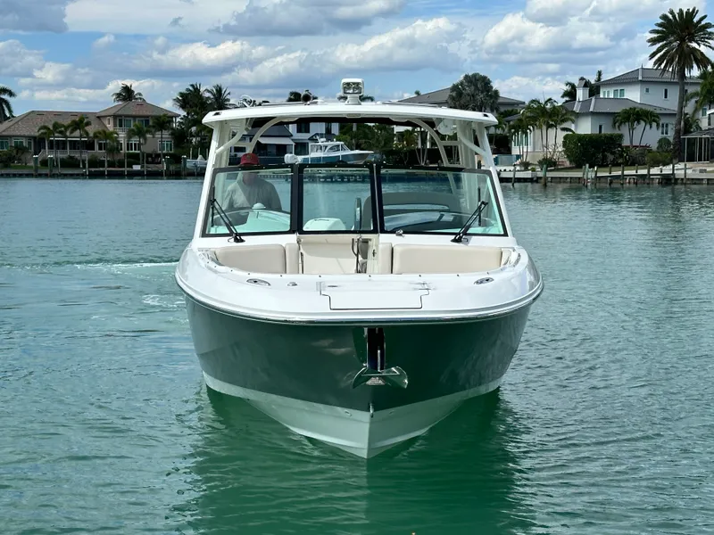 Slide: The Image of Boston Whaler 320 VANTAGE 2018 - 3