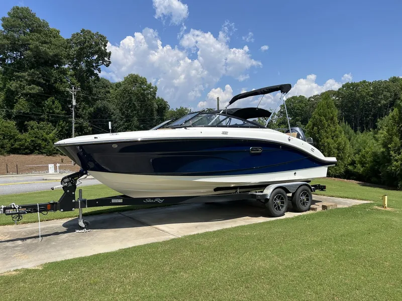 The Image of Sea Ray SPX 210 2026 - 0