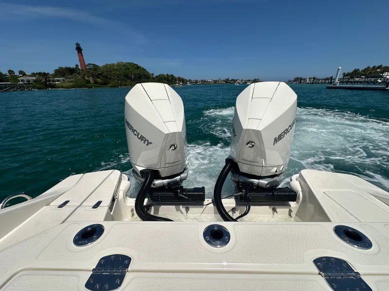 Slide: The Image of Boston Whaler 280 Dauntless 2024 - 3