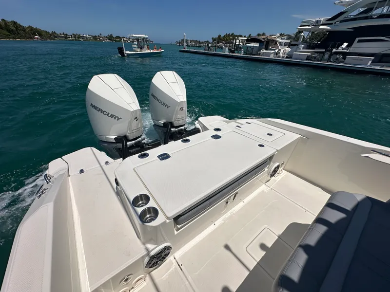 Slide: The Image of Boston Whaler 280 Dauntless 2024 - 4