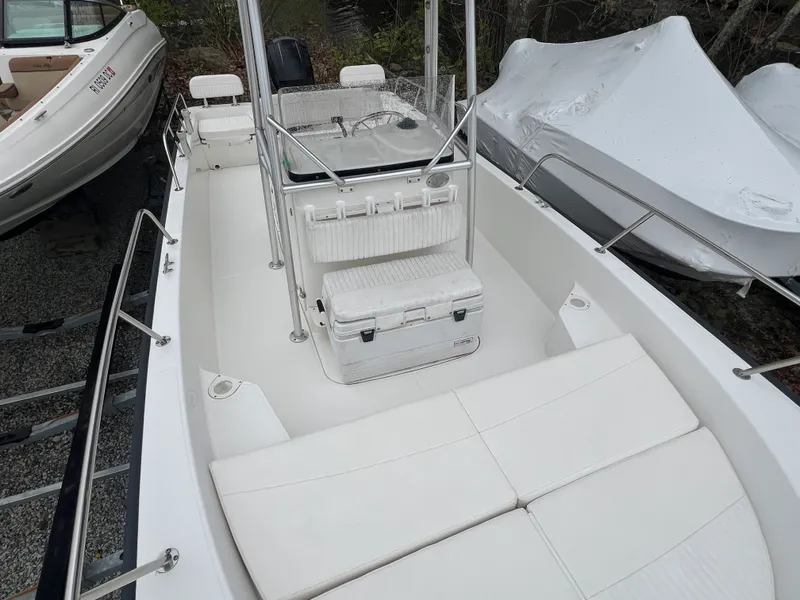 Slide: The Image of Boston Whaler 210 MONTAUK 2016 - 15