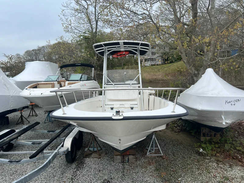 Slide: The Image of Boston Whaler 210 MONTAUK 2016 - 26