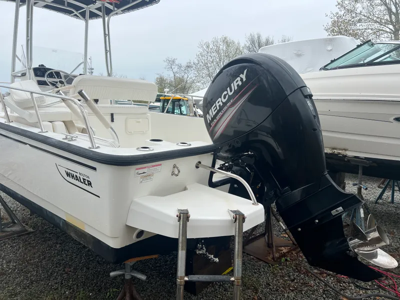 Slide: The Image of Boston Whaler 210 MONTAUK 2016 - 3