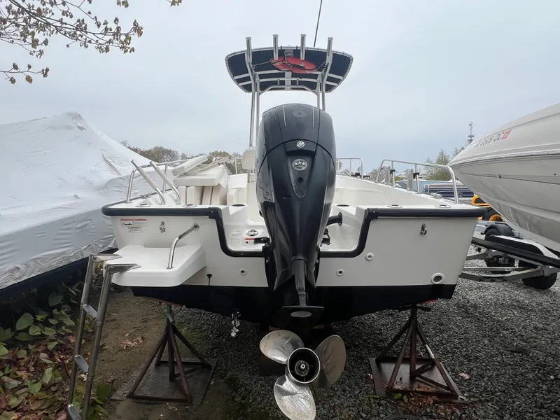 Slide: The Image of Boston Whaler 210 MONTAUK 2016 - 5