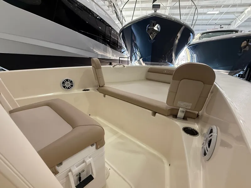 Slide: The Image of Scout 195 Sportfish 2025 - 10