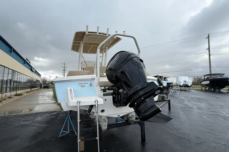 Slide: The Image of Scout 195 Sportfish 2025 - 13