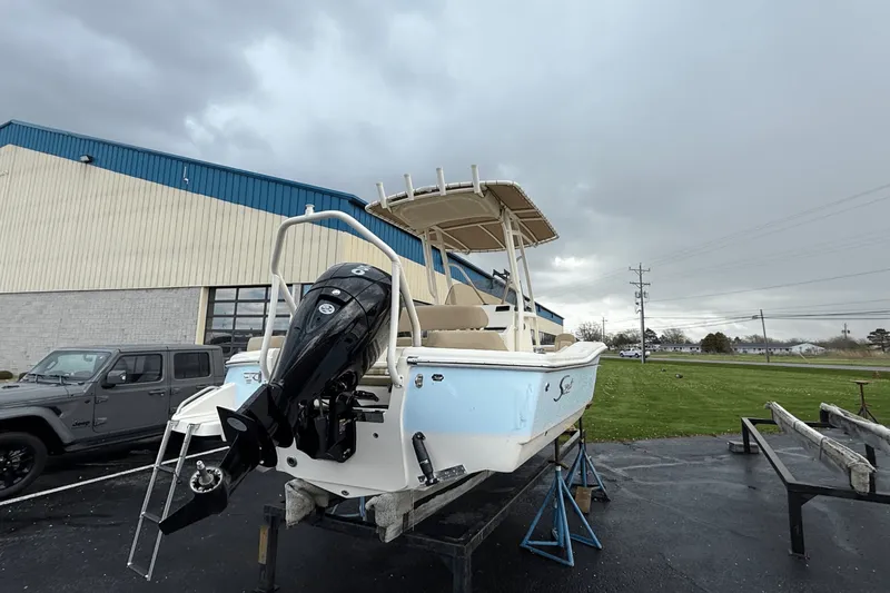 Slide: The Image of Scout 195 Sportfish 2025 - 14