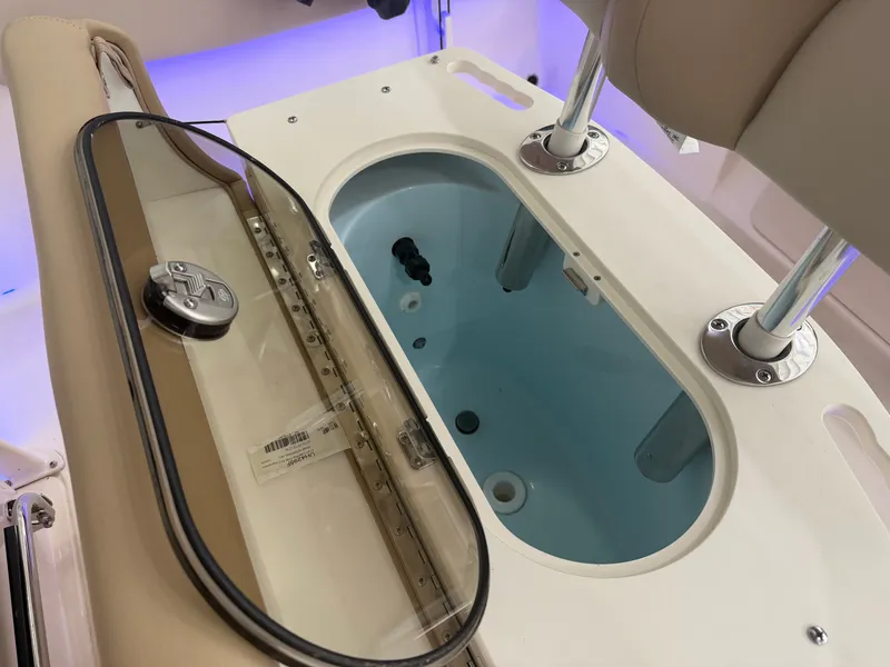 Slide: The Image of Scout 195 Sportfish 2025 - 17