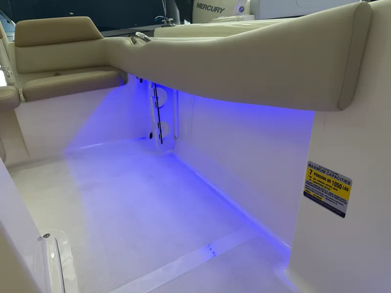 Slide: The Image of Scout 195 Sportfish 2025 - 26