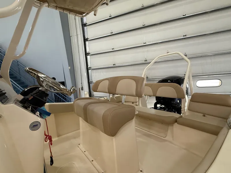 Slide: The Image of Scout 195 Sportfish 2025 - 7