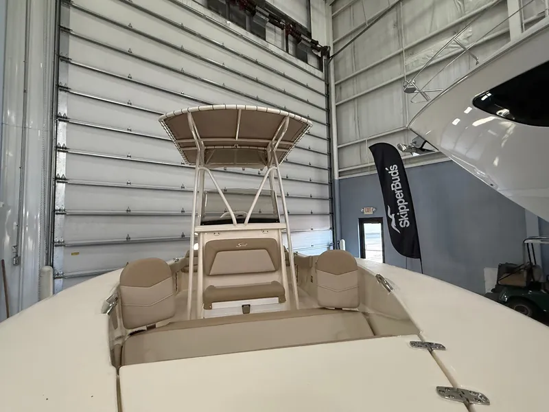 Slide: The Image of Scout 195 Sportfish 2025 - 9