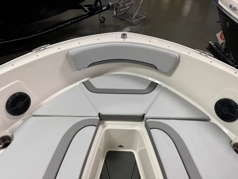 Slide: The Image of Bayliner V20I 2025 - 28
