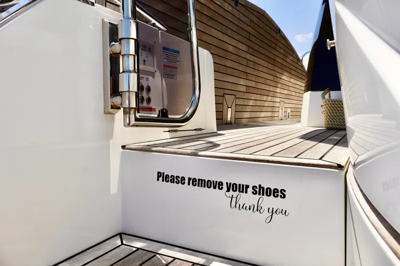 Slide: The Image of Galeon 500 FLY 2022 - 10