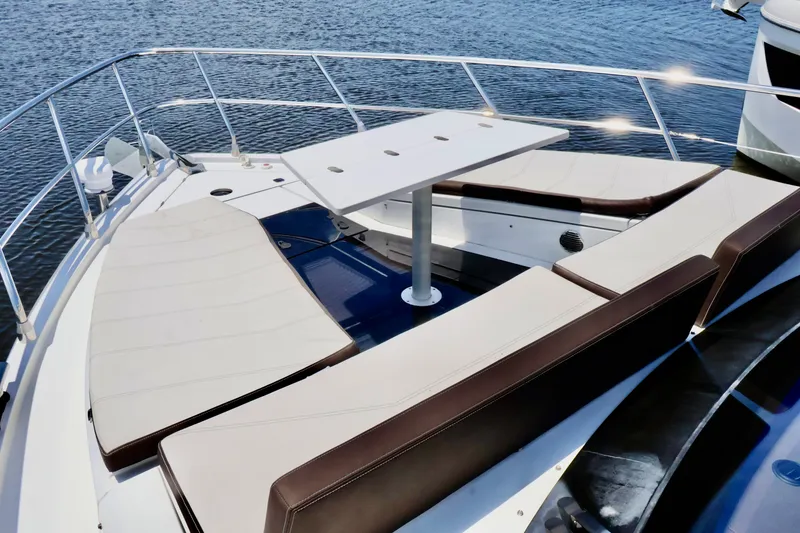 Slide: The Image of Galeon 500 FLY 2022 - 17