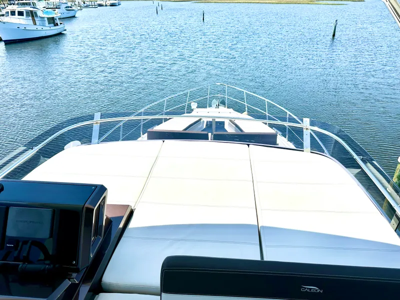 Slide: The Image of Galeon 500 FLY 2022 - 24