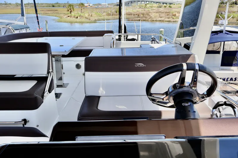 Slide: The Image of Galeon 500 FLY 2022 - 28