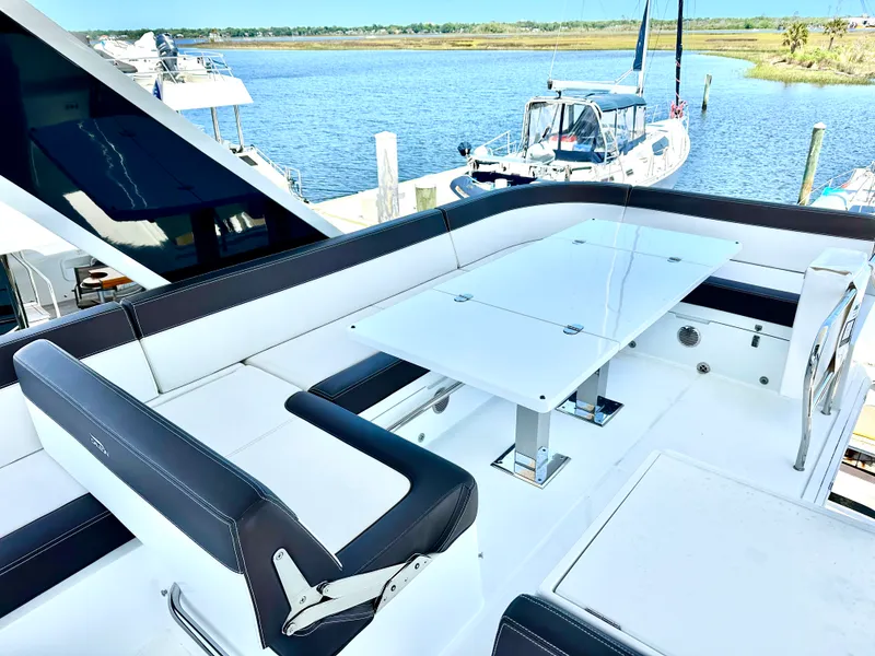 Slide: The Image of Galeon 500 FLY 2022 - 34