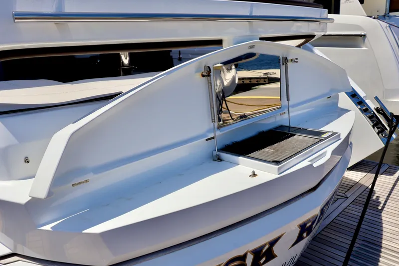 Slide: The Image of Galeon 500 FLY 2022 - 37