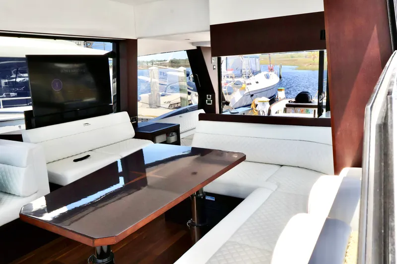 Slide: The Image of Galeon 500 FLY 2022 - 42