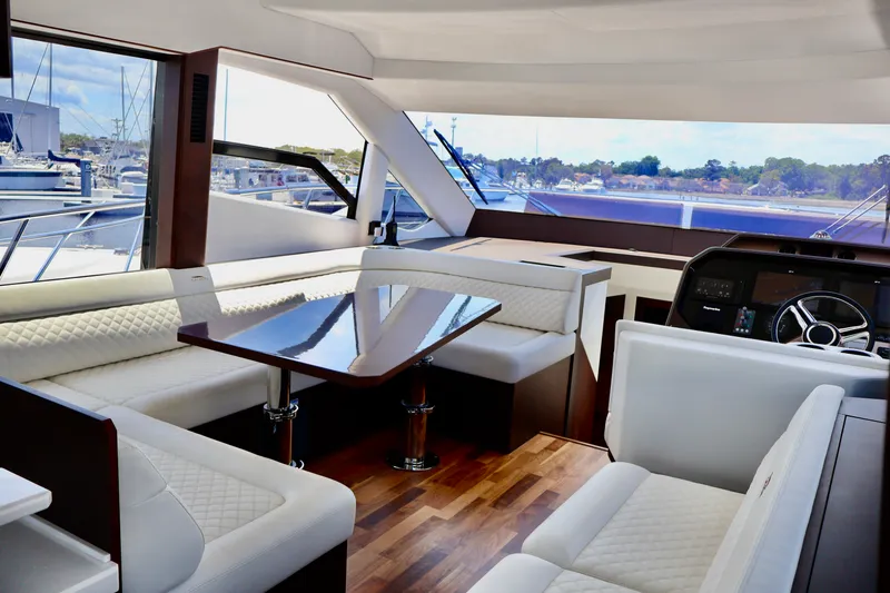 Slide: The Image of Galeon 500 FLY 2022 - 43