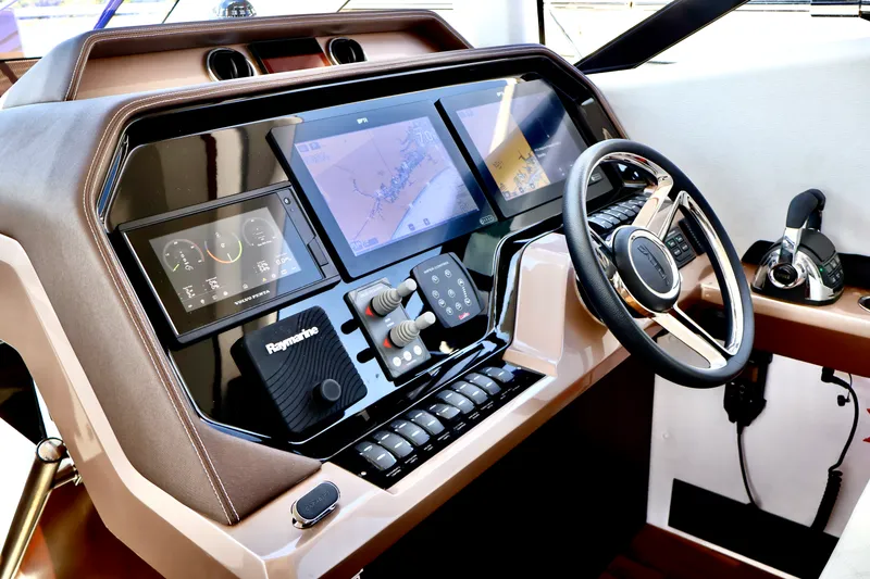 Slide: The Image of Galeon 500 FLY 2022 - 46
