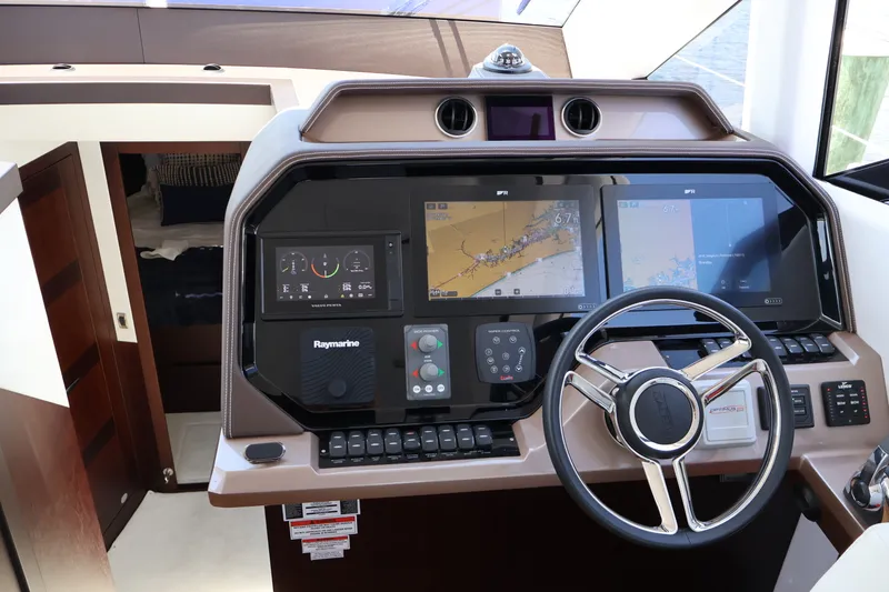 Slide: The Image of Galeon 500 FLY 2022 - 47