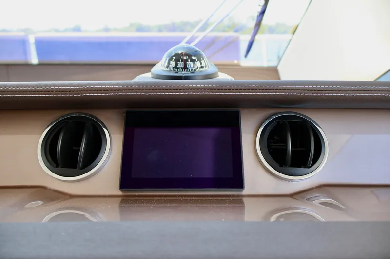Slide: The Image of Galeon 500 FLY 2022 - 48