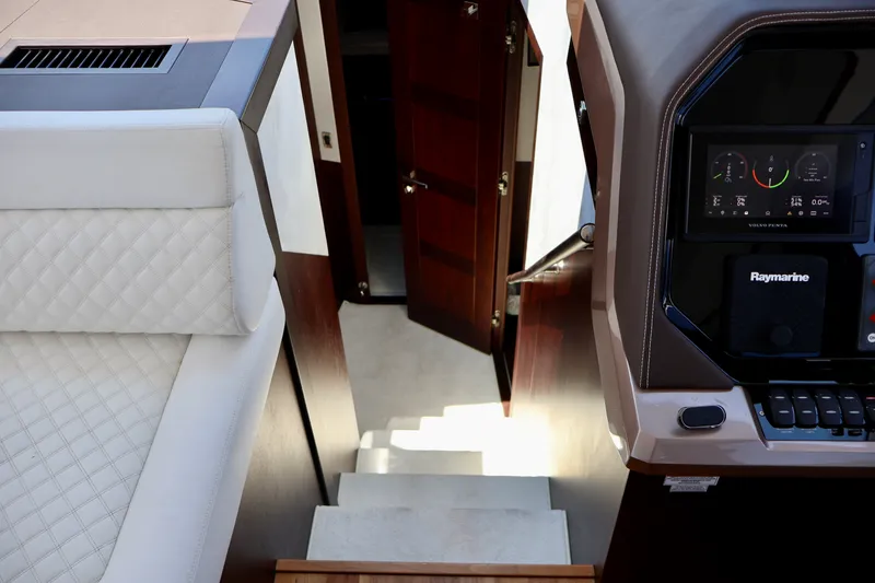Slide: The Image of Galeon 500 FLY 2022 - 53