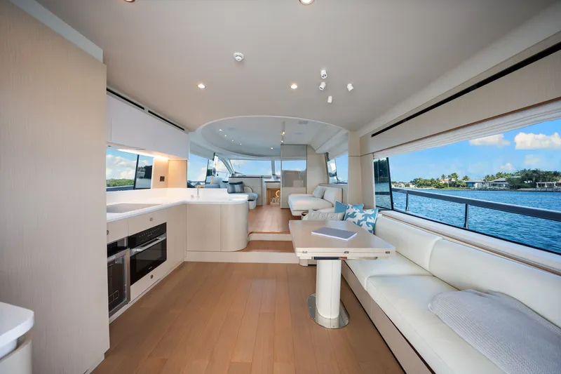 Slide: The Image of Azimut 68 FLY 2025 - 26