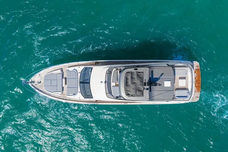 Slide: The Image of Azimut 68 FLY 2025 - 4
