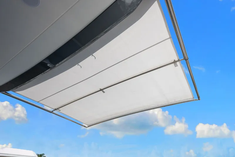Slide: The Image of Azimut 68 FLY 2025 - 78